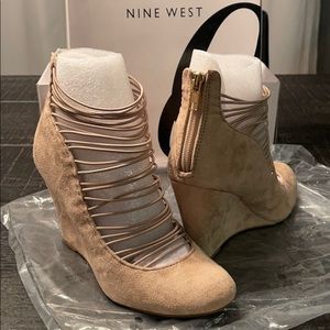 Nine West Queen Bee Wedge Cinnamon Size 8